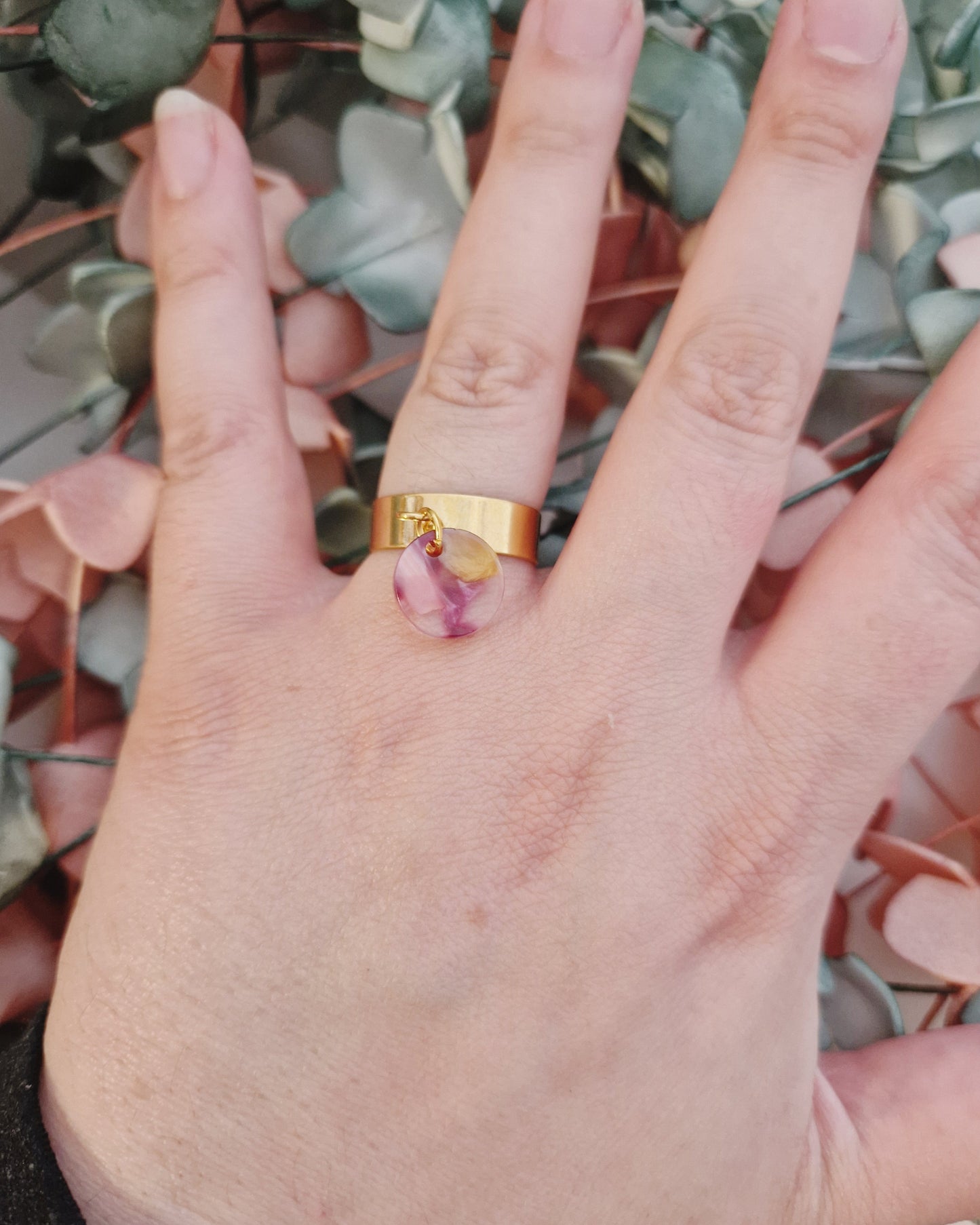 mimijewelsbyc Bijou Bague breloque dorée Résine