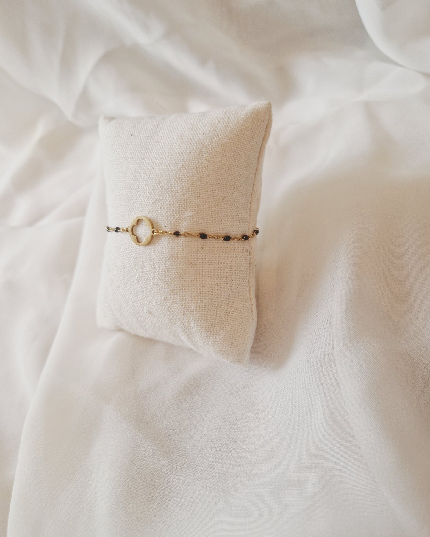 mimijewelsbyc Bracelet Clover doré (noir)