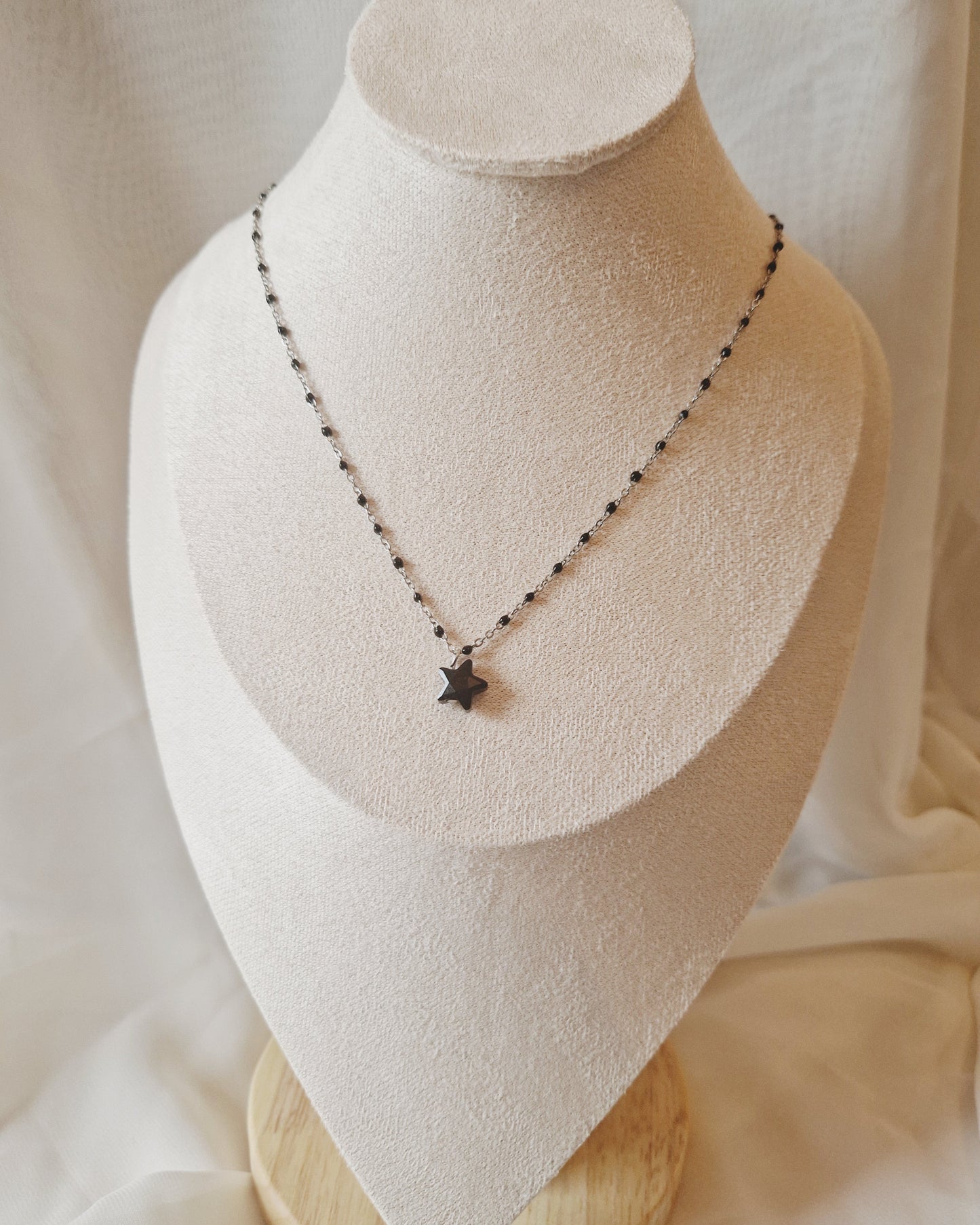 mimijewelsbyc collier Stella - Collier étoilé Black (argenté)