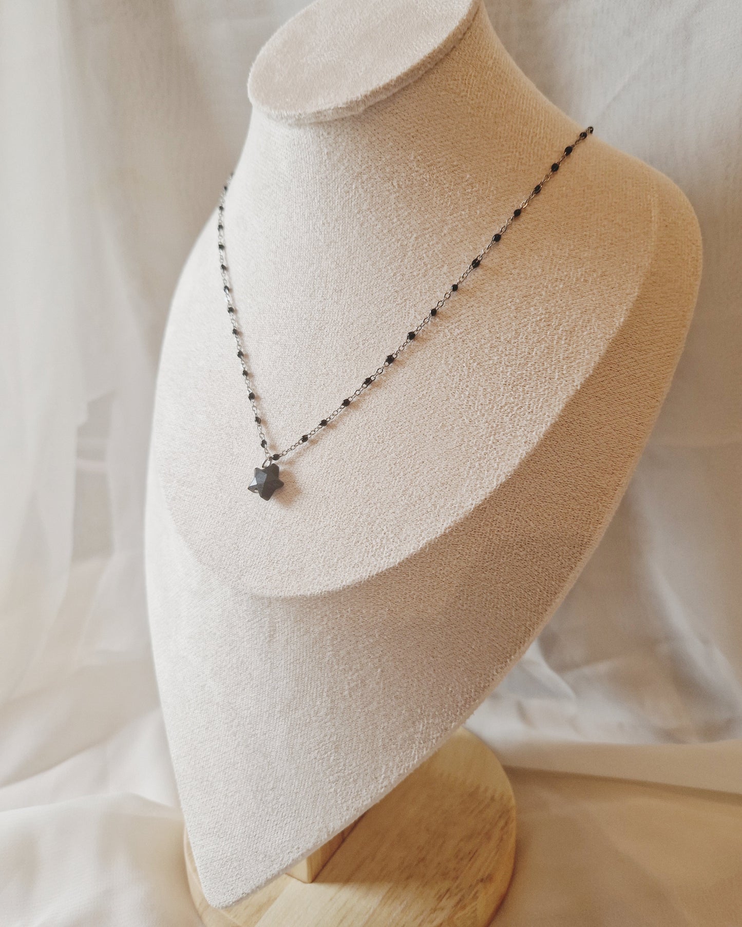 mimijewelsbyc collier Stella - Collier étoilé Black (argenté)