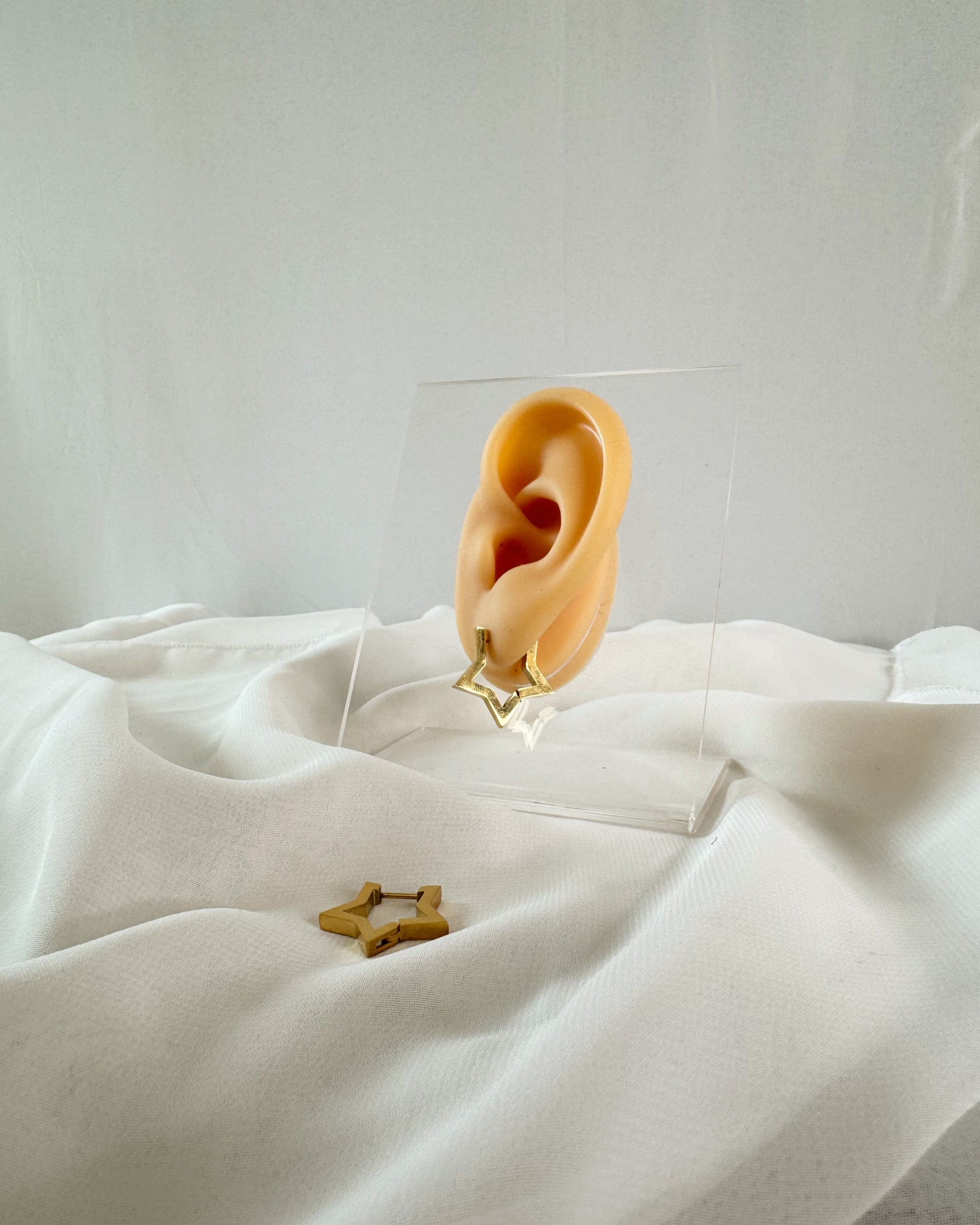 Grossiste en Perles Boucles d'oreille Stellina - Boucles d'oreilles Etoile en acier inoxydable (doré)